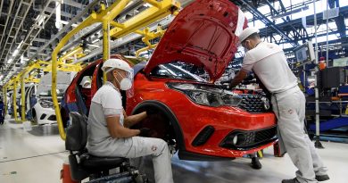 Brasil gera mais de 400 mil novos empregos formais em fevereiro Brasil gera mais de 400 mil novos empregos formais em fevereiro